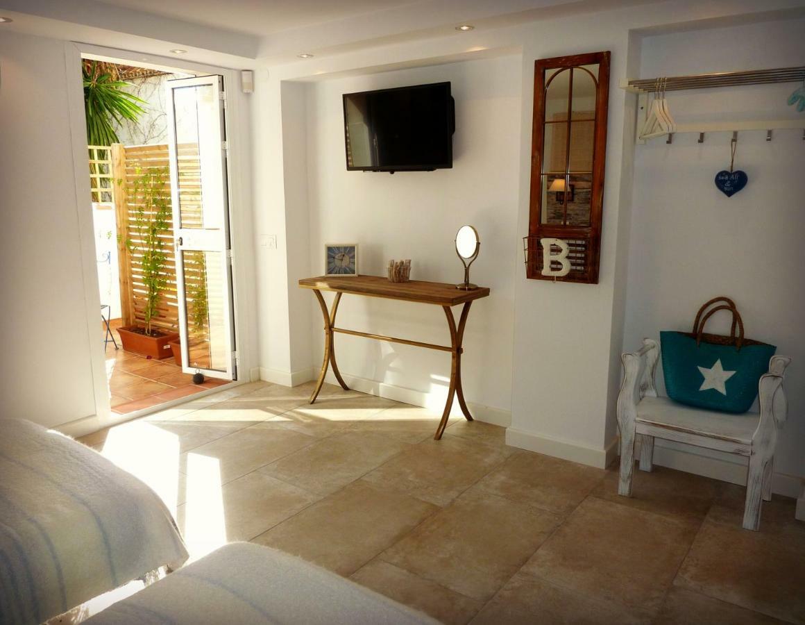 Villa Breeze Boutique Guest Rooms, Marbella Sitio de Calahonda Eksteriør bilde