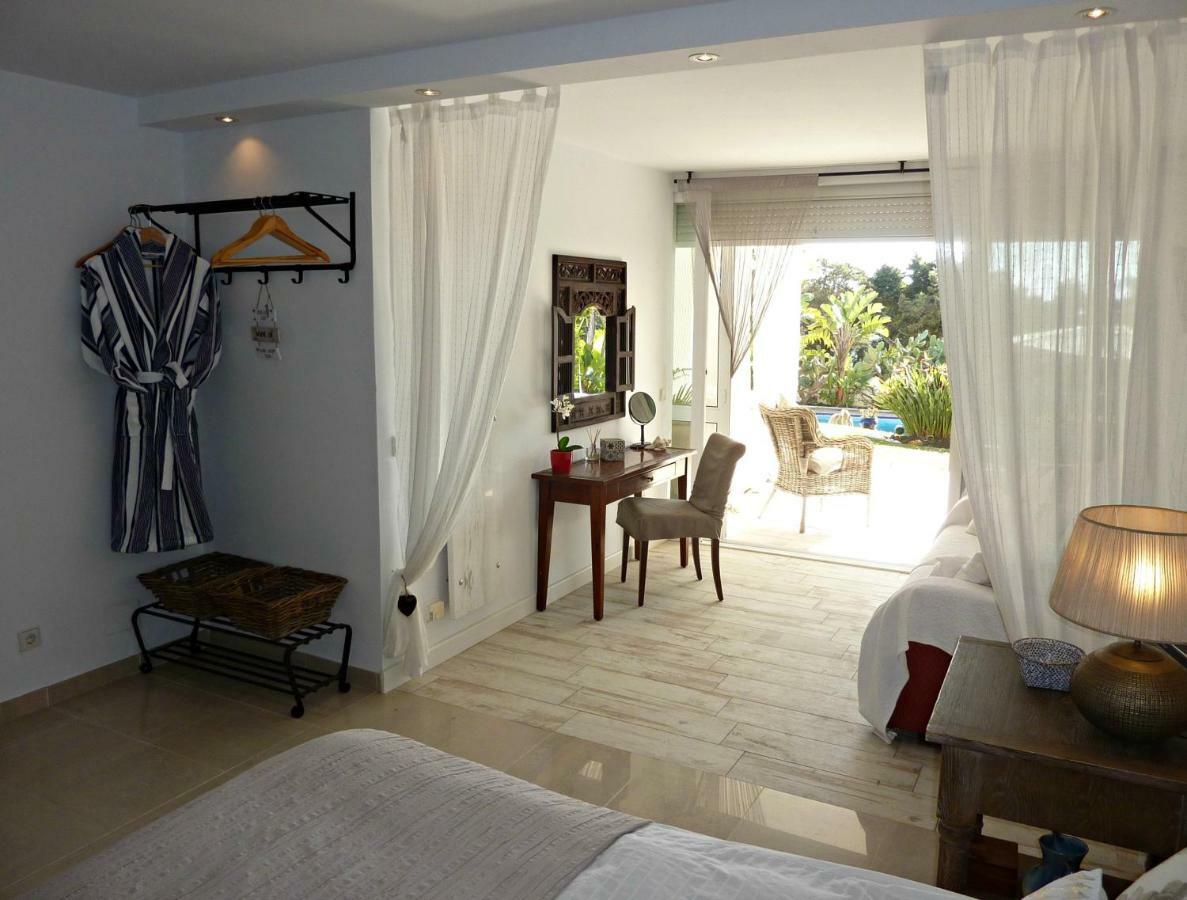 Villa Breeze Boutique Guest Rooms, Marbella Sitio de Calahonda Eksteriør bilde